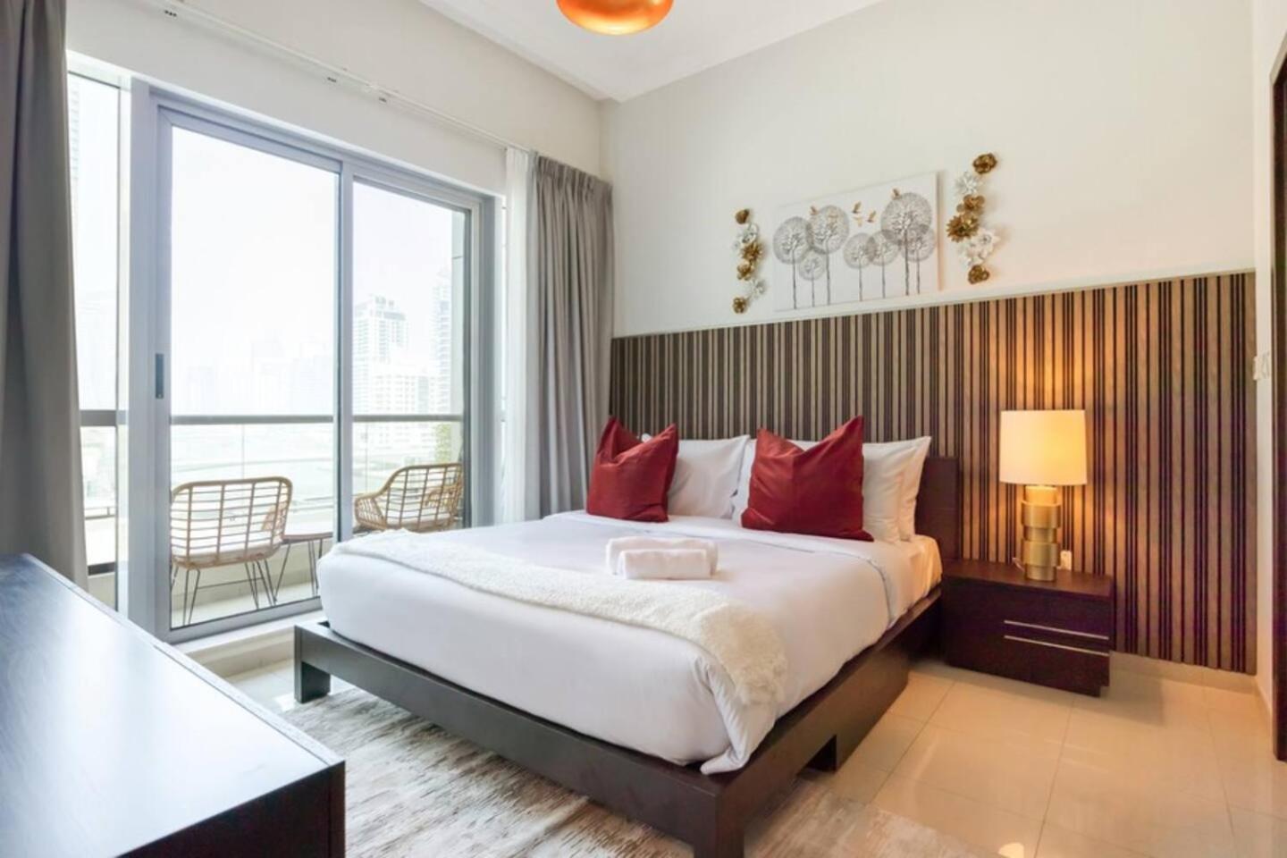 Luxurious 1 Bedroom Apartment In The Dubai Marina! Экстерьер фото
