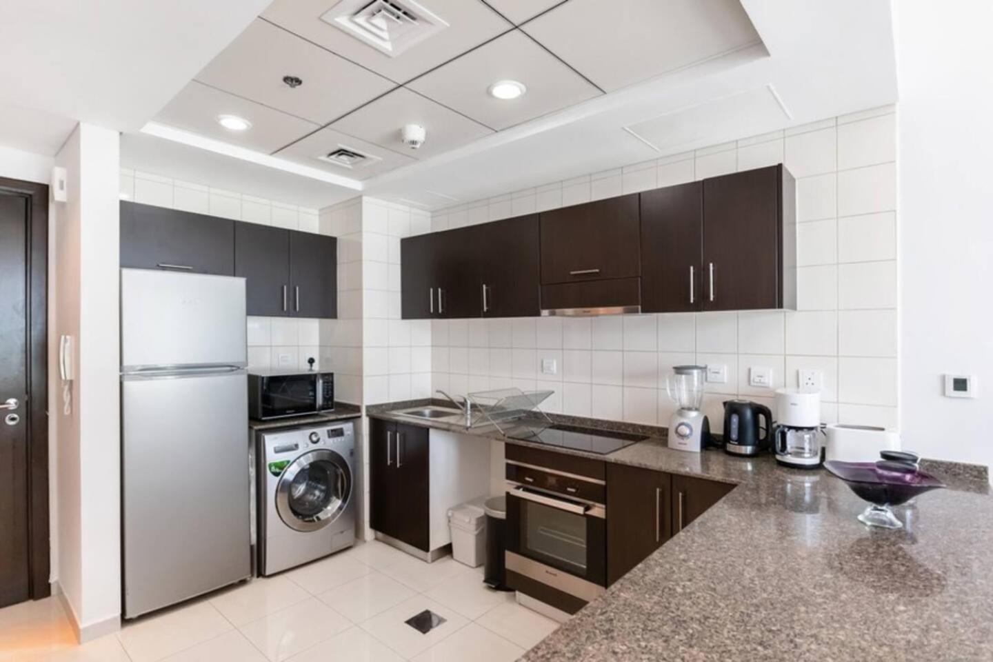 Luxurious 1 Bedroom Apartment In The Dubai Marina! Экстерьер фото